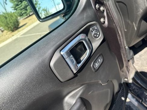 Used 2021 Jeep Wrangler Unlimited Rubicon w/ Cold Weather Group AWD/4WD image 11