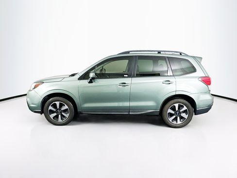 Used 2017 Subaru Forester 2.5i Premium AWD/4WD image 4