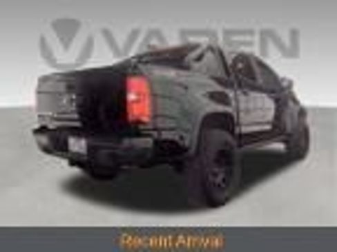 Used 2018 Chevrolet Colorado ZR2 w/ ZR2 Midnight Special Edition AWD/4WD image 2