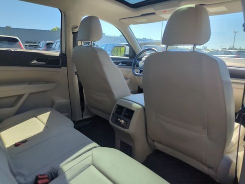 Used 2019 Volkswagen Atlas SE w/ Panoramic Sunroof Package FWD image 26