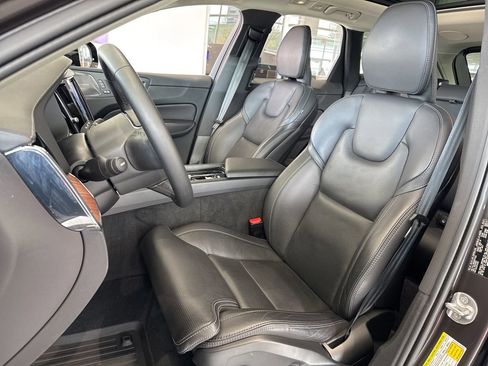 Used 2024 Volvo XC60 B5 Ultimate w/ Protection Package Premier image 15