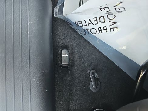 Used 2025 Nissan Versa SV w/ Trunk Package FWD image 29