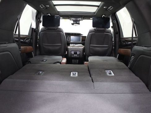 Used 2023 GMC Yukon Denali Ultimate image 15