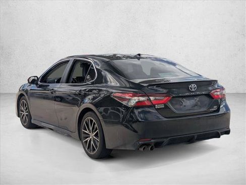 Used 2021 Toyota Camry SE image 7