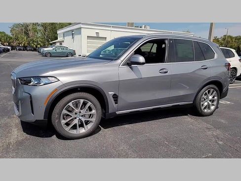 New 2026 BMW X5 xDrive40i w/ Parking Assistance Package image 12