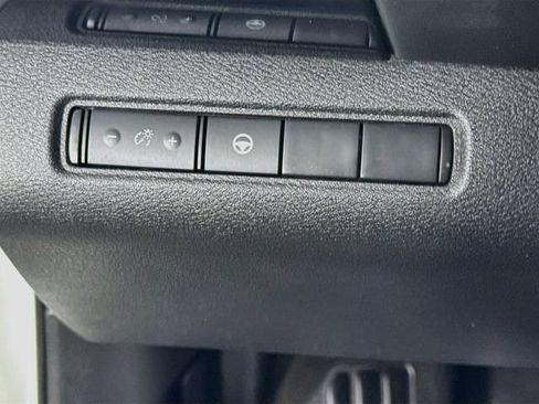 Used 2024 Nissan Pathfinder SV FWD image 10
