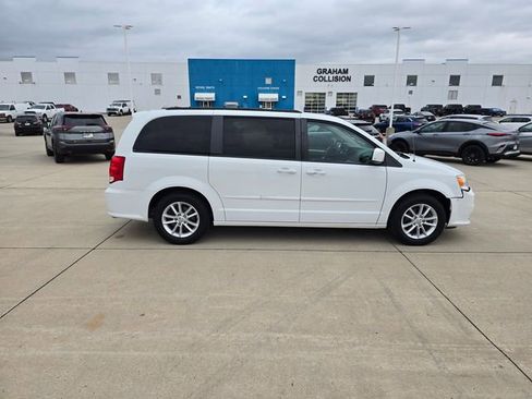 Used 2016 Dodge Grand Caravan SXT w/ Security Group FWD image 12
