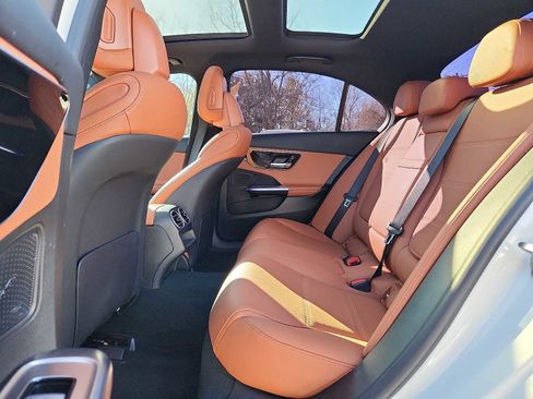 Used 2023 Mercedes-Benz C 300 4MATIC Sedan image 10