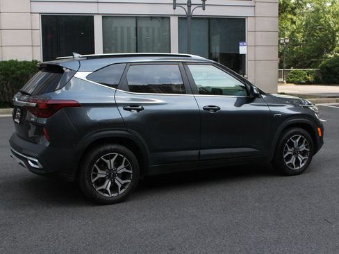 Used 2021 Kia Seltos EX AWD/4WD image 7