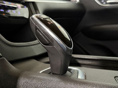 Used 2018 Cadillac XT5 Luxury w/ Driver Awareness Package FWD image 17