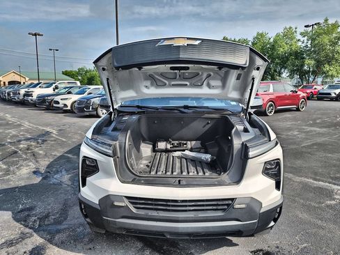 Used 2024 Chevrolet Silverado EV W/T AWD/4WD image 24