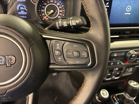 Used 2024 Jeep Wrangler Sport S image 32