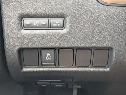 Used 2017 Nissan Murano SV AWD/4WD image 20