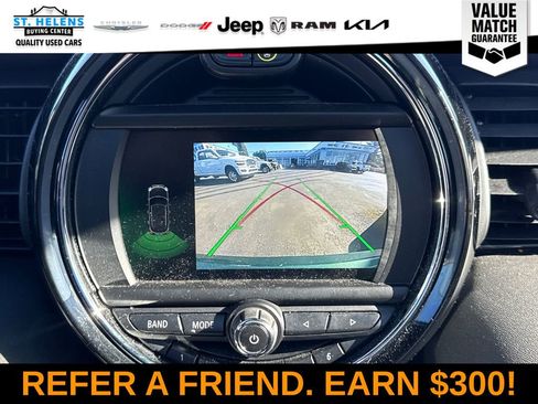 Used 2020 MINI Cooper 4-Door Hardtop w/ Storage Package image 32