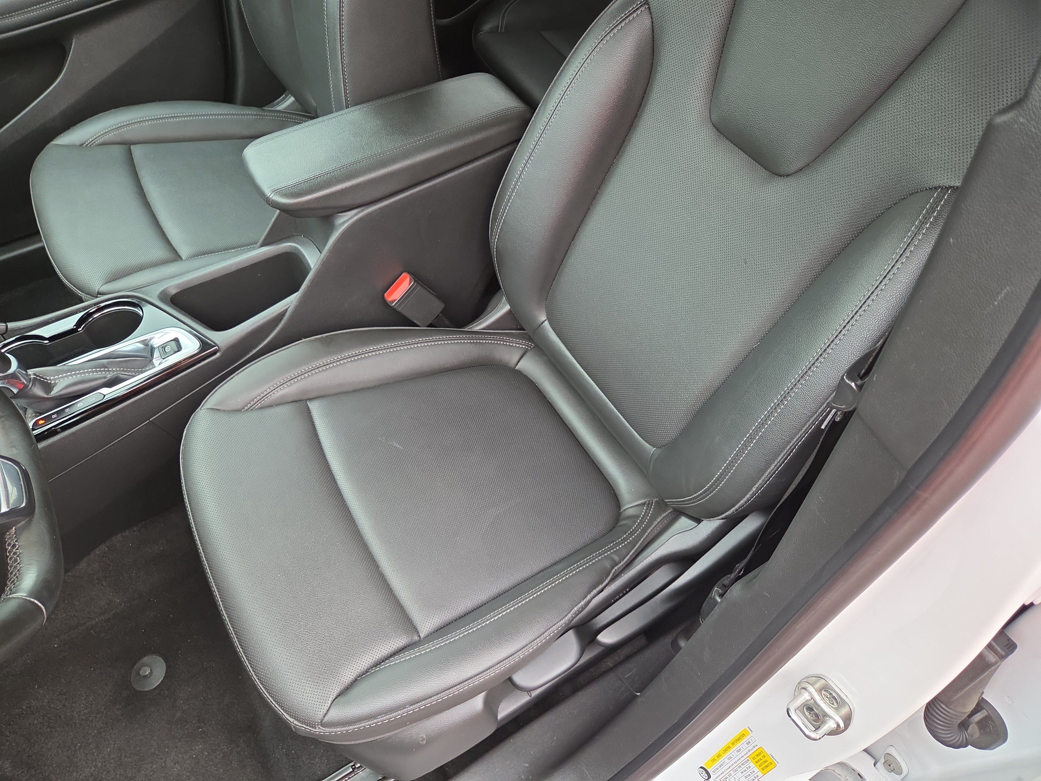 Used 2024 Buick Encore GX Sport Touring AWD/4WD image 13