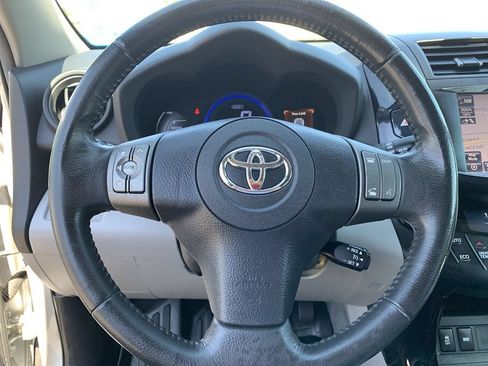 Used 2012 Toyota RAV4 EV FWD image 17