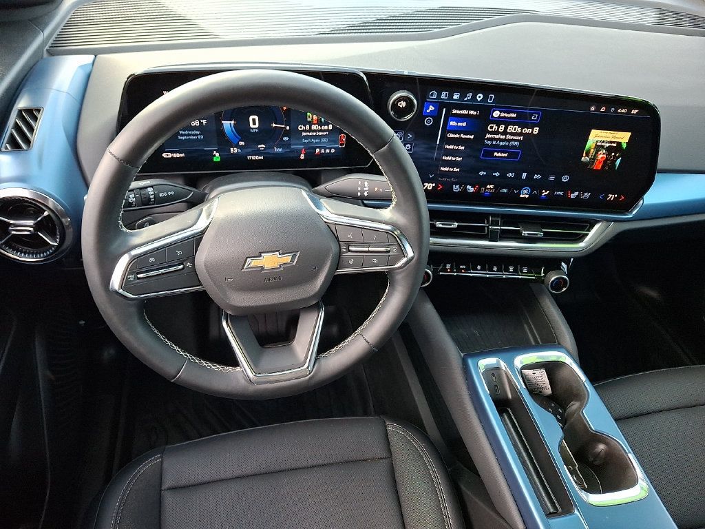 Used 2024 Chevrolet Equinox EV LT AWD/4WD image 13