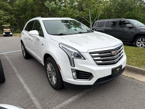 Used 2019 Cadillac XT5 Luxury image 2