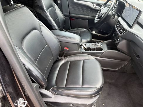 Used 2024 Ford Escape Platinum AWD/4WD image 13