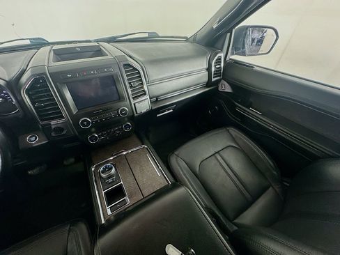 Used 2020 Ford Expedition Limited RWD image 11
