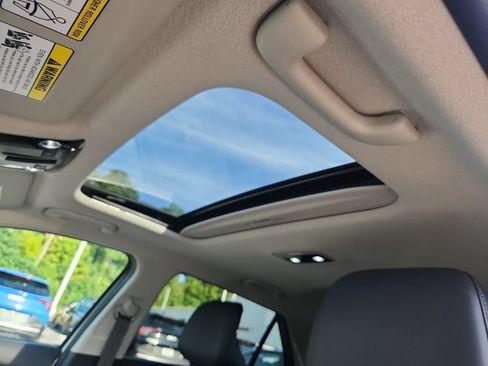 Certified 2025 Kia Niro EX Touring FWD image 23