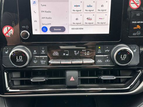 Used 2024 Toyota Highlander XLE image 29