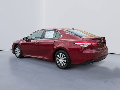 Used 2020 Toyota Camry LE FWD image 5