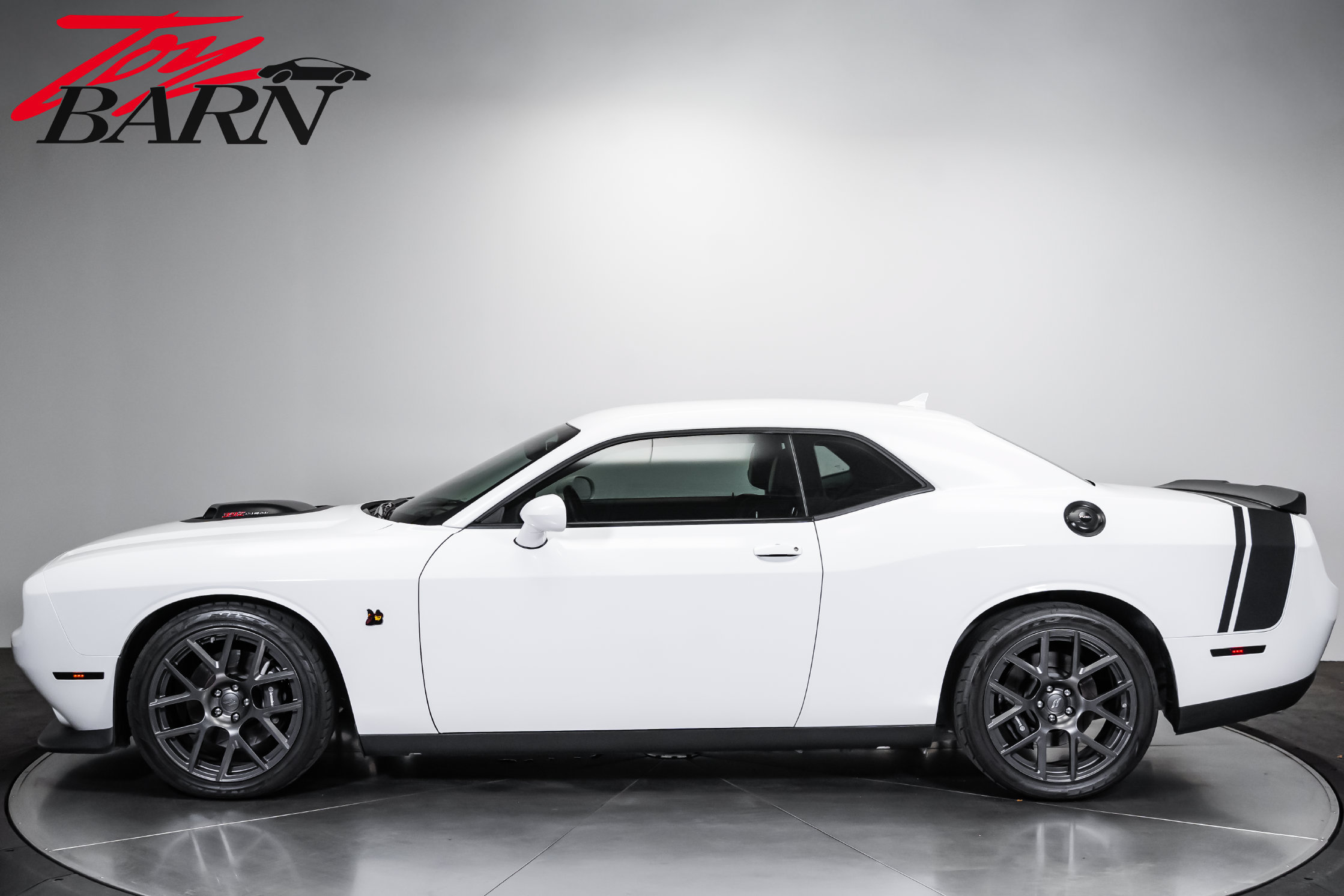 Used 2018 Dodge Challenger R/T Scat Pack RWD image 2