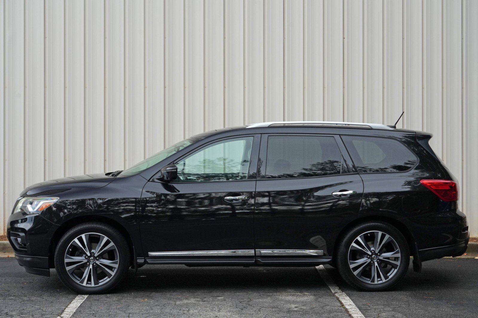Used 2017 Nissan Pathfinder Platinum AWD/4WD image 53