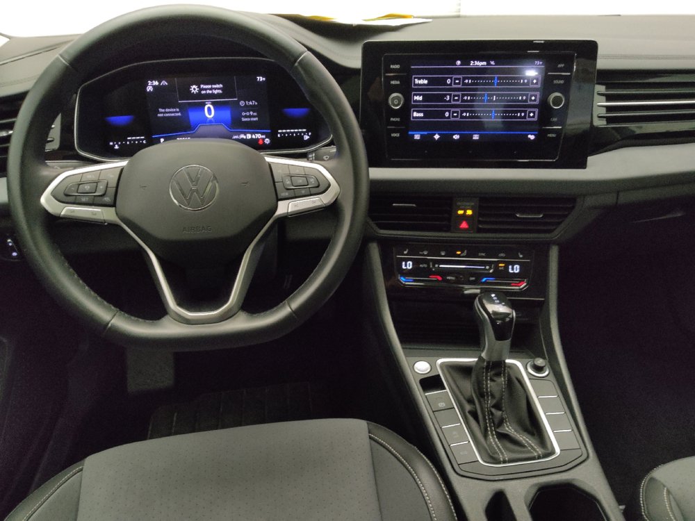 Used 2025 Volkswagen Jetta SE FWD image 22