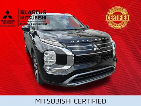 Used 2025 Mitsubishi Outlander AWD image 3