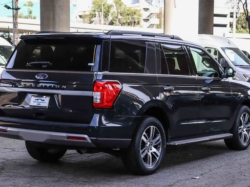 Used 2022 Ford Expedition XLT RWD image 4