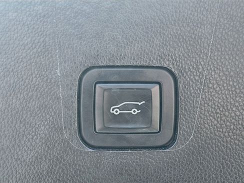 Used 2019 Chevrolet Traverse Premier w/ LPO, Black Accent Package AWD/4WD image 30