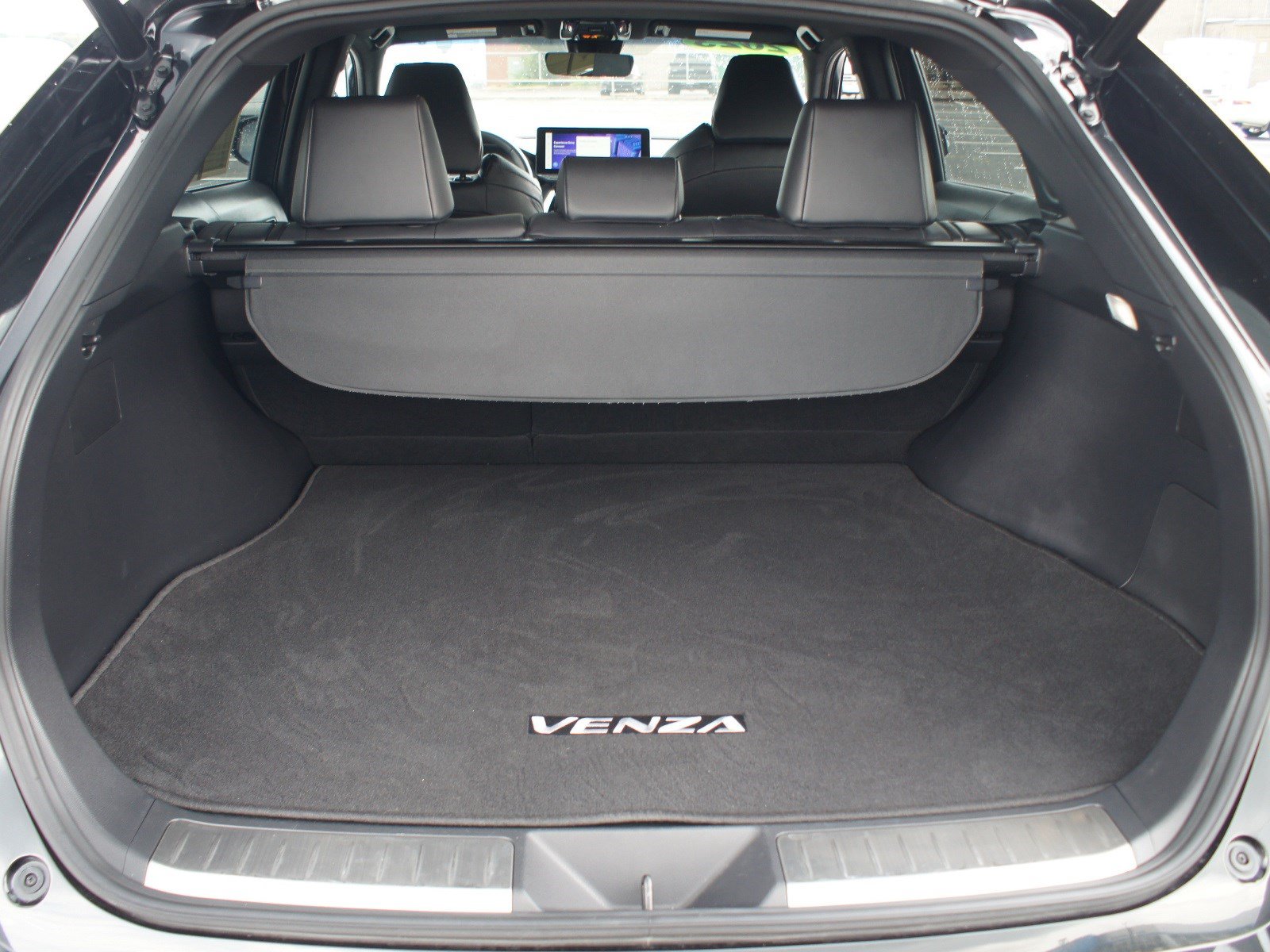 Used 2023 Toyota Venza Nightshade AWD/4WD image 16