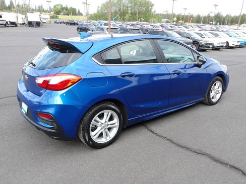 Used 2017 Chevrolet Cruze LT w/ Sun And Sound Package FWD image 5