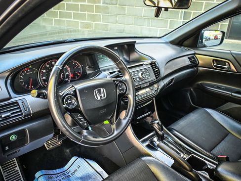 Used 2016 Honda Accord Sport image 9