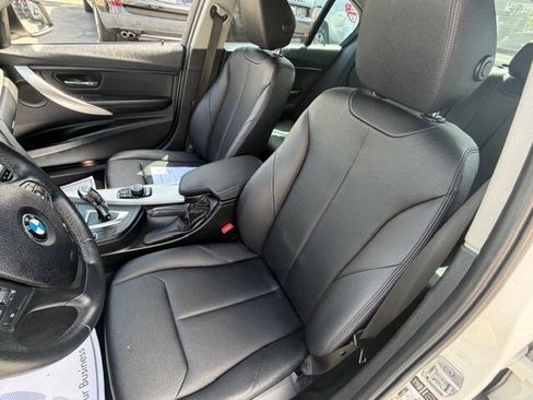 Used 2014 BMW 320i Sedan RWD image 10
