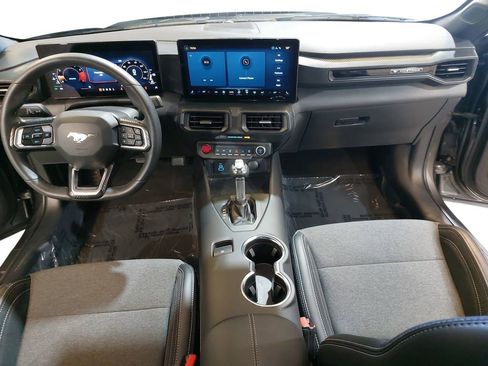 Used 2025 Ford Mustang Coupe RWD image 9