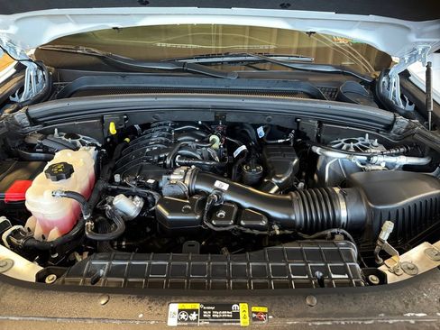 Used 2025 Jeep Grand Cherokee L Altitude image 27