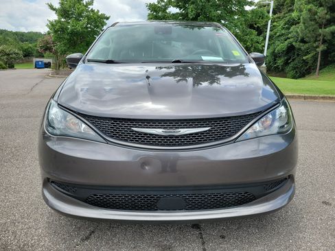 Used 2023 Chrysler Voyager LX FWD image 21