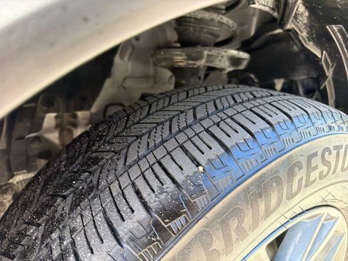 Used 2025 Nissan Rogue S image 11