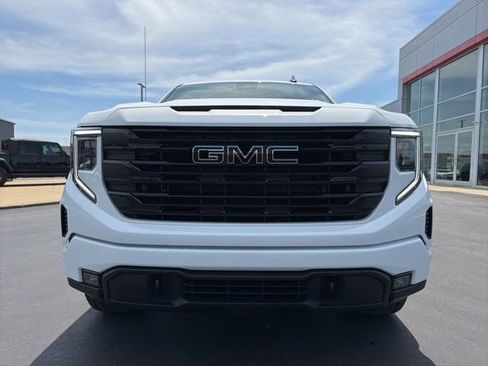Used 2024 GMC Sierra 1500 Elevation AWD/4WD image 2