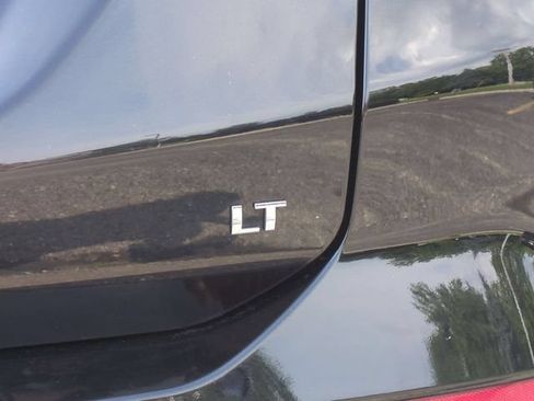 Used 2020 Chevrolet Equinox LT w/ Driver Convenience Package FWD image 9