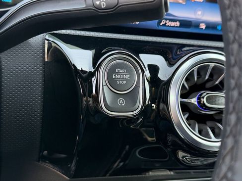 Used 2025 Mercedes-Benz CLA 250 4MATIC image 17