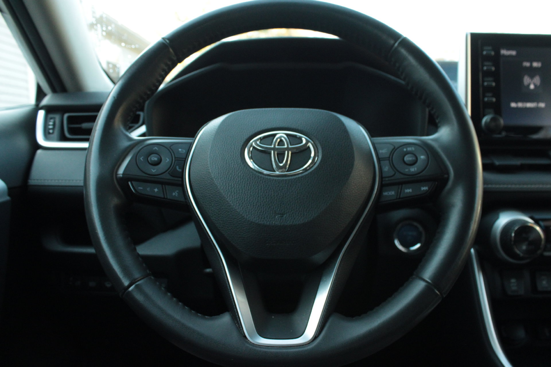 Used 2021 Toyota RAV4 XLE w/ Convenience Package AWD/4WD image 36