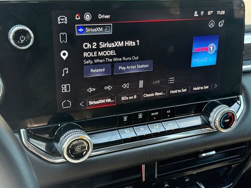 Used 2025 GMC Canyon Elevation RWD image 23