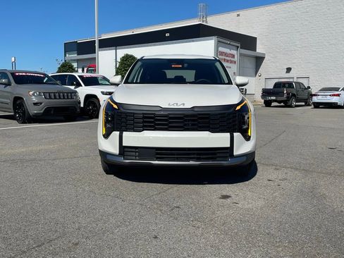 New 2026 Kia Sportage LX image 2