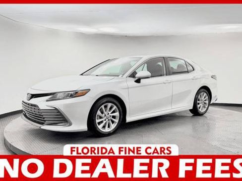 Used 2023 Toyota Camry LE FWD image 1