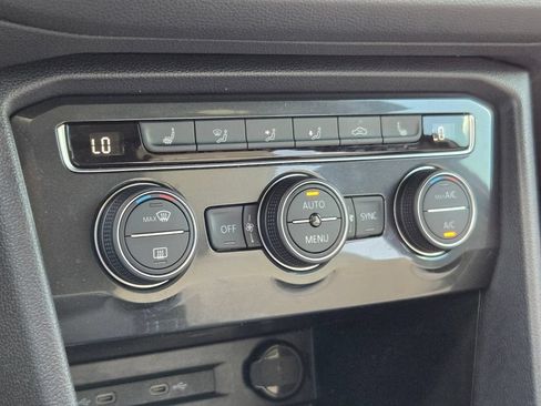 Certified 2021 Volkswagen Tiguan SE R-Line FWD image 18