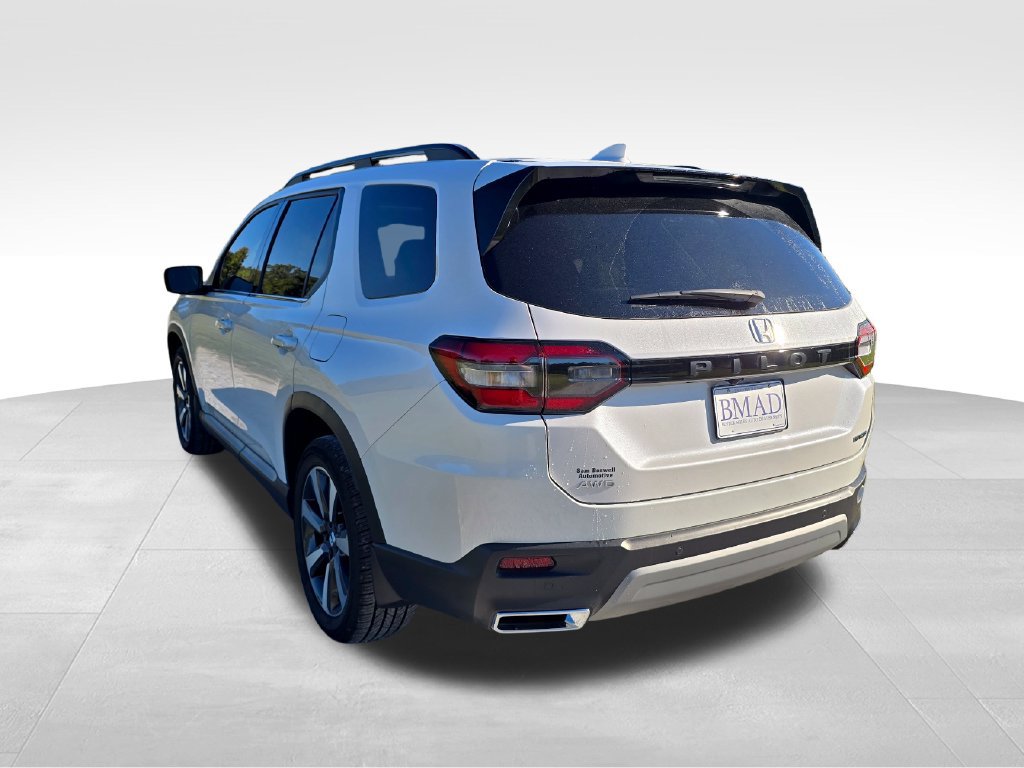 Used 2025 Honda Pilot Touring image 16